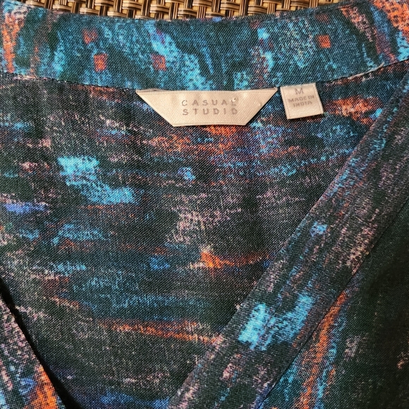 Casual Studio Comfy Aztec Style Top Size M - Picture 3 of 6